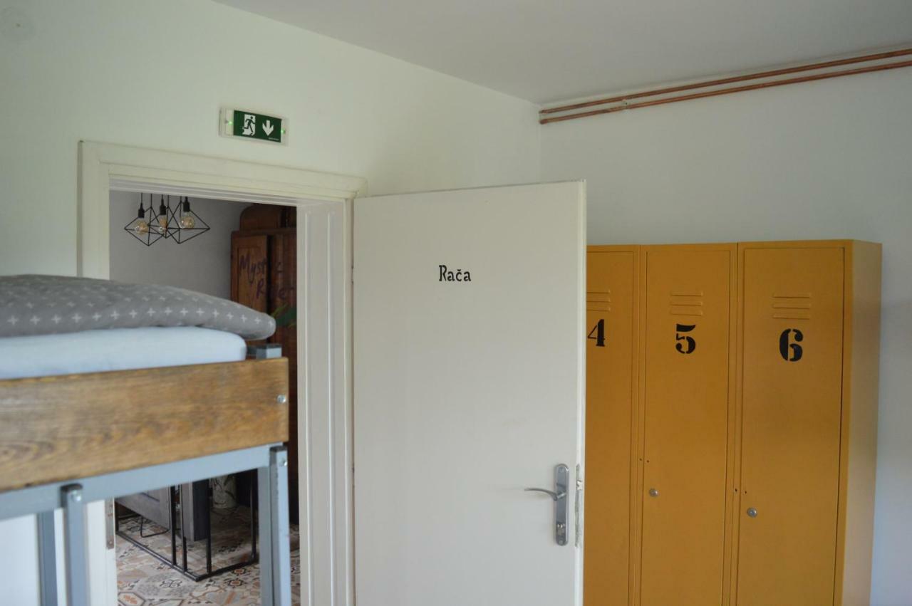 Mystic River Design Hostel Bajina Basta Exterior foto